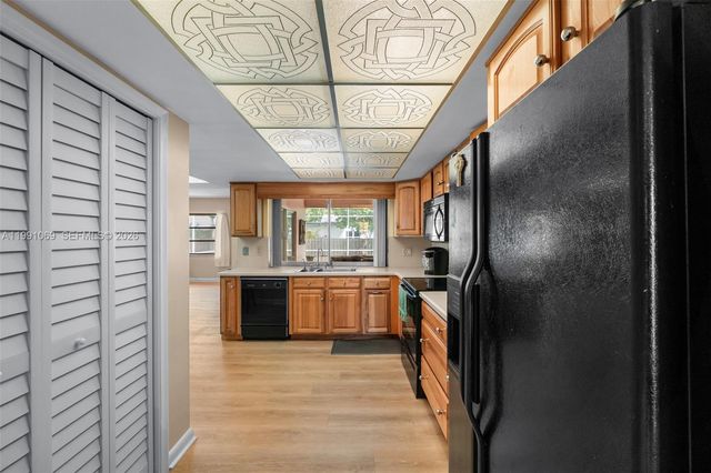 5171 SW 20th St, Plantation, FL 33317