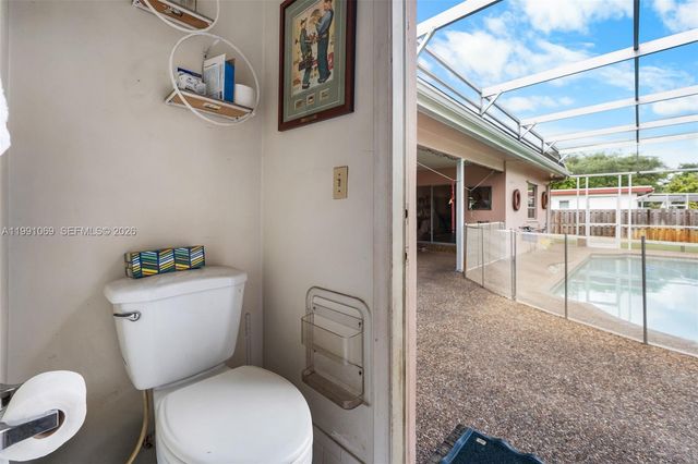 5171 SW 20th St, Plantation, FL 33317