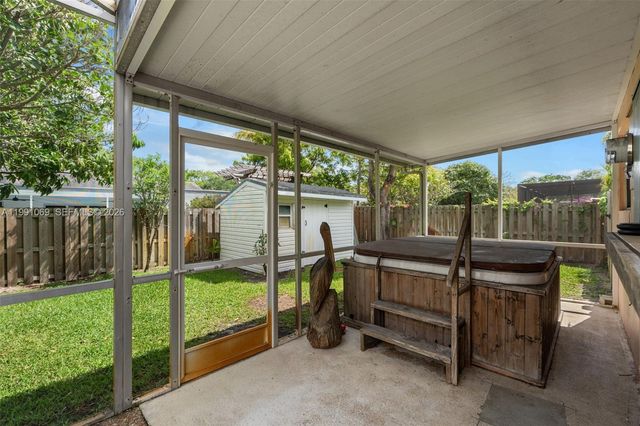 5171 SW 20th St, Plantation, FL 33317