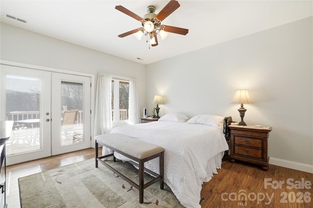 140 Debbie Loop, Waynesville, NC 28786