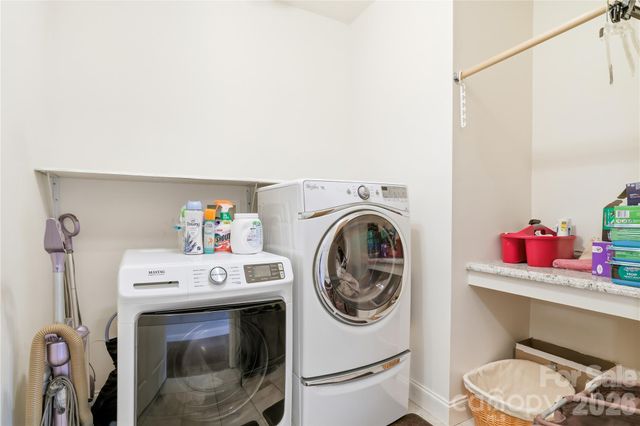 140 Debbie Loop, Waynesville, NC 28786