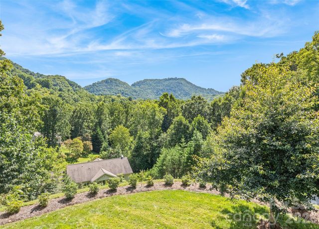 140 Debbie Loop, Waynesville, NC 28786