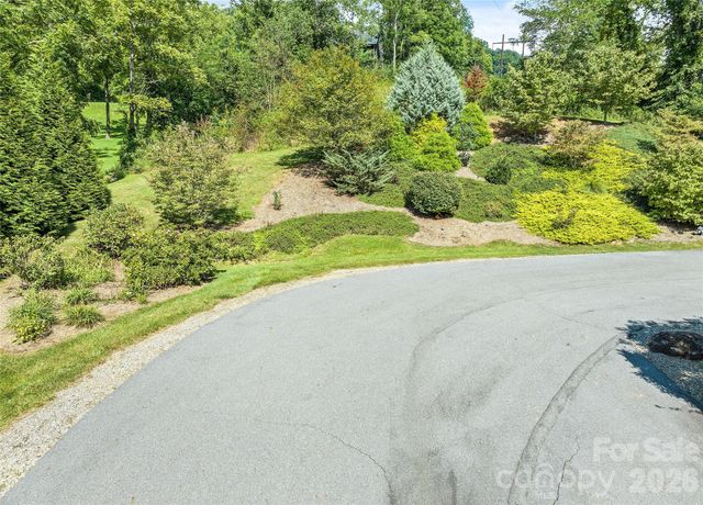 140 Debbie Loop, Waynesville, NC 28786