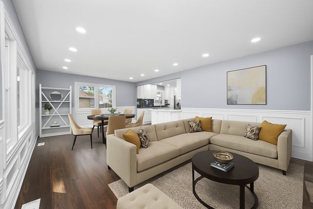 9624 W Shore Drive, Oak Lawn, IL 60453