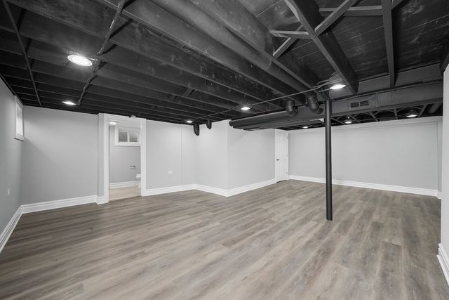 9624 W Shore Drive, Oak Lawn, IL 60453