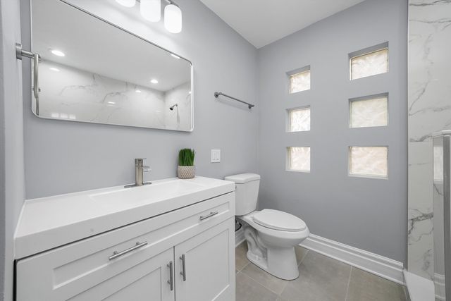 9624 W Shore Drive, Oak Lawn, IL 60453