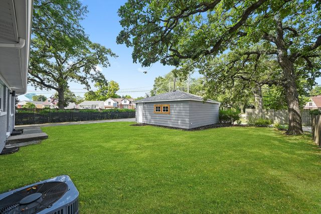 9624 W Shore Drive, Oak Lawn, IL 60453