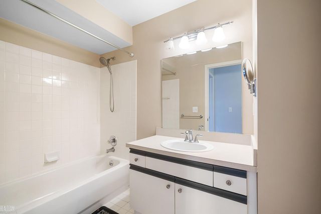 4287 Berkshire Drive, Sterling Heights, MI 48314