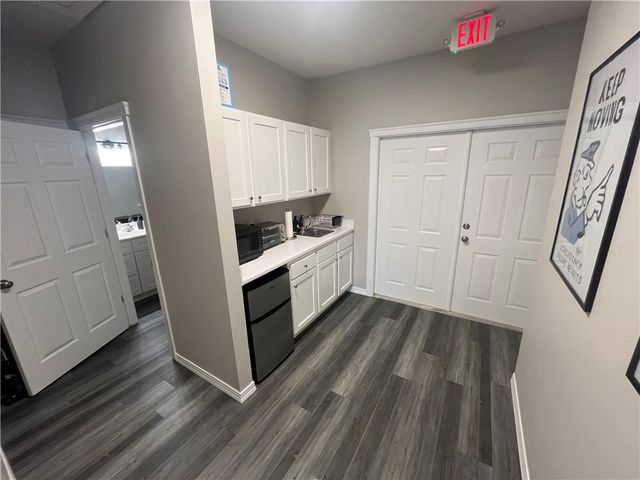 903 SE 28th Street Suite 7, Bentonville, AR 72712