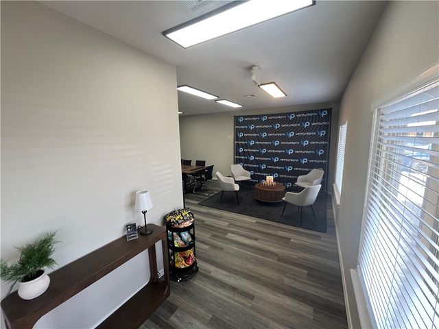 903 SE 28th Street Suite 7, Bentonville, AR 72712