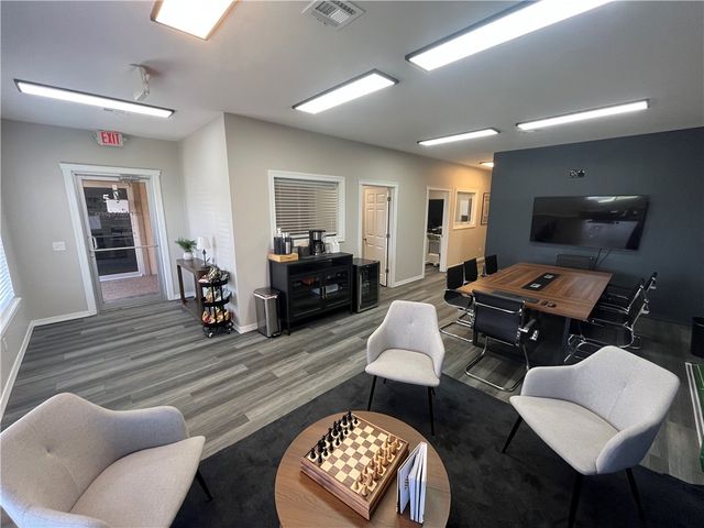 903 SE 28th Street Suite 7, Bentonville, AR 72712