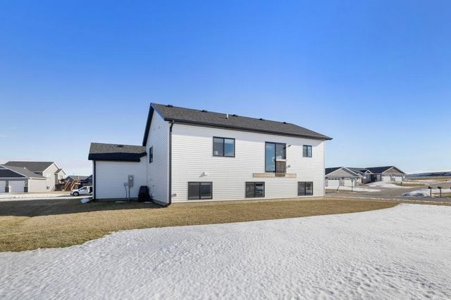 729 Tall Grass Lane, Wanamingo, MN 55983