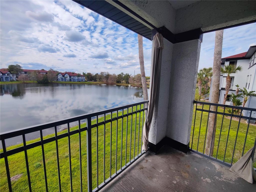 Image 2 of property listing at 3737 CASTLE PINES LANE 4424, Orlando, FL 32839