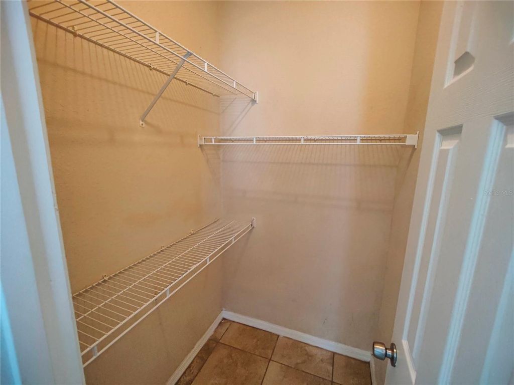 Image 17 of property listing at 3737 CASTLE PINES LANE 4424, Orlando, FL 32839