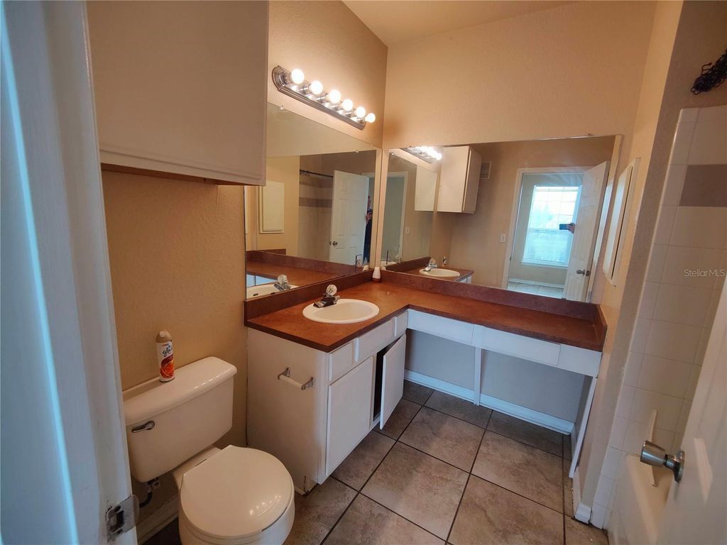 Image 18 of property listing at 3737 CASTLE PINES LANE 4424, Orlando, FL 32839