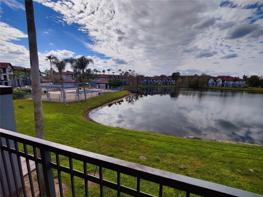 Image 20 of property listing at 3737 CASTLE PINES LANE 4424, Orlando, FL 32839