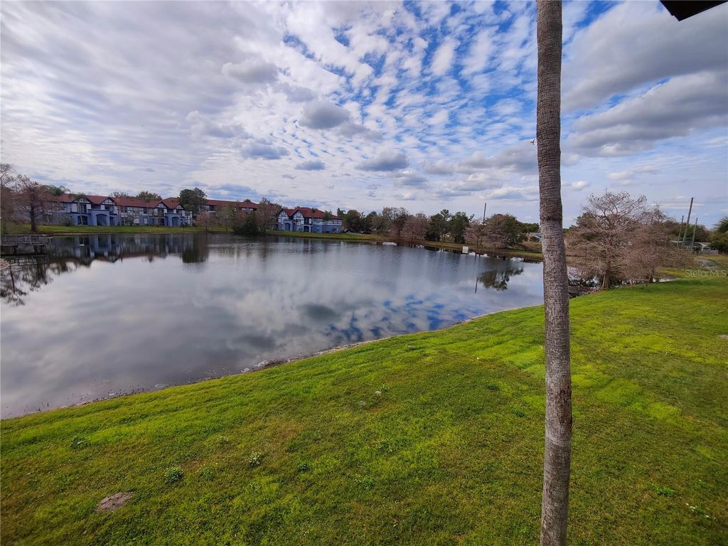 Image 21 of property listing at 3737 CASTLE PINES LANE 4424, Orlando, FL 32839