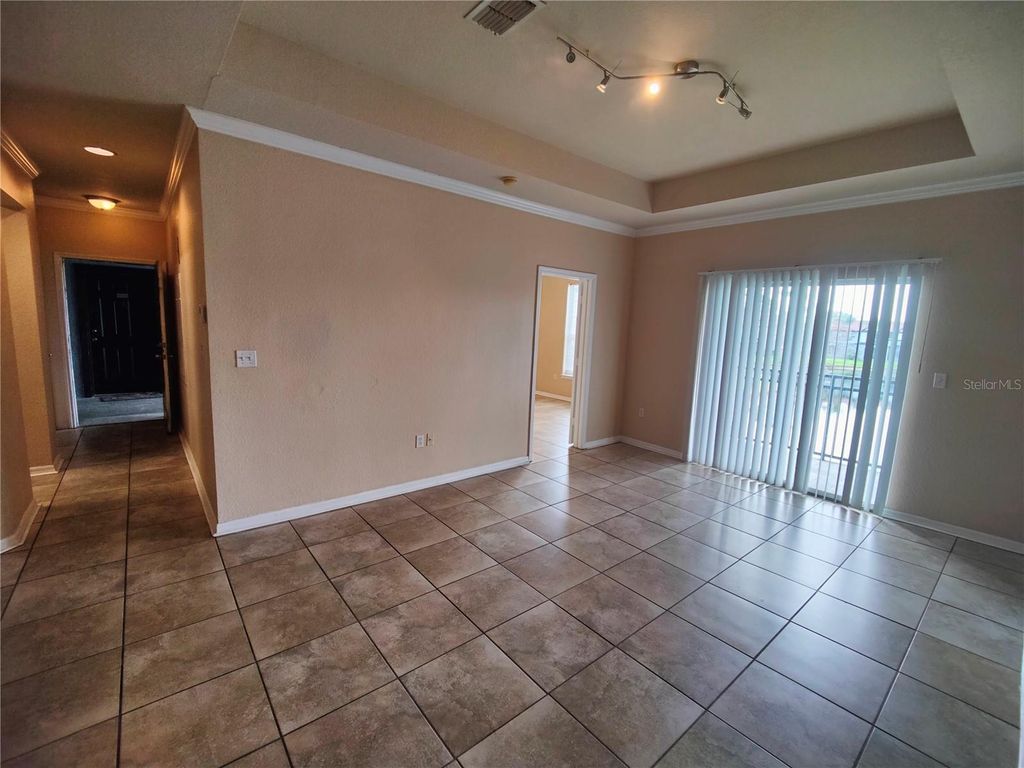 Image 6 of property listing at 3737 CASTLE PINES LANE 4424, Orlando, FL 32839