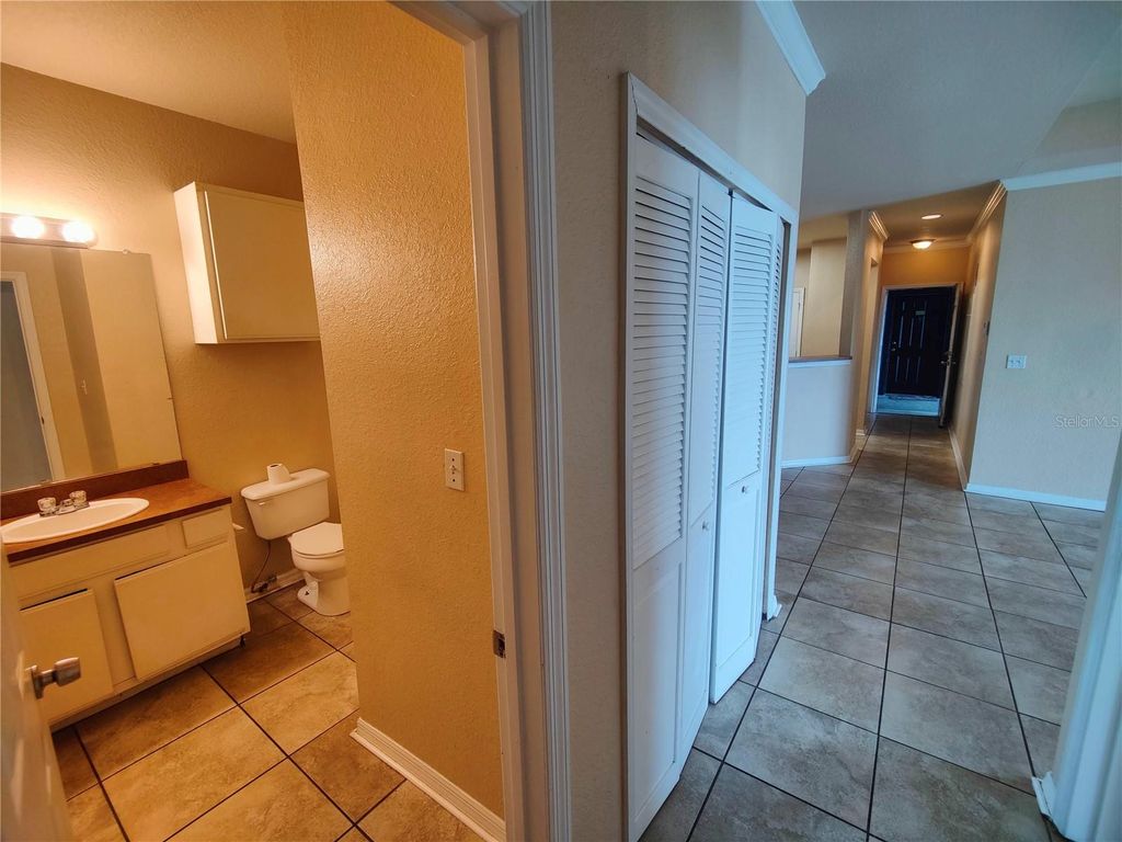 Image 8 of property listing at 3737 CASTLE PINES LANE 4424, Orlando, FL 32839