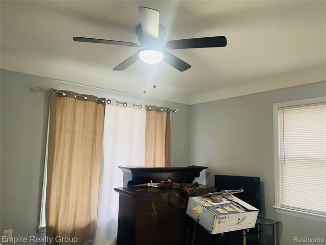 6111 Faust Avenue, Detroit, MI 48228