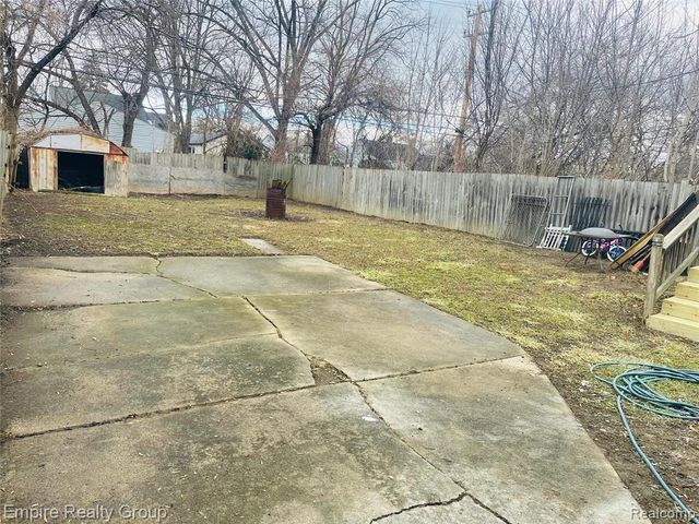 6111 Faust Avenue, Detroit, MI 48228