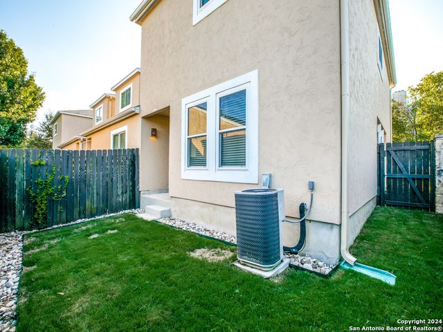 3202 Eisenhauer Rd Unit 101, San Antonio, TX 78209