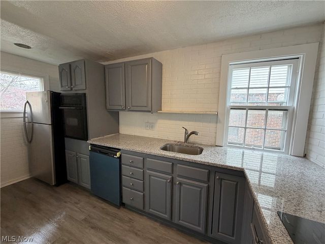 121 E 205th Street, Euclid, OH 44123