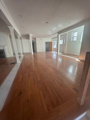 817 Albany Avenue, Hartford, CT 06112