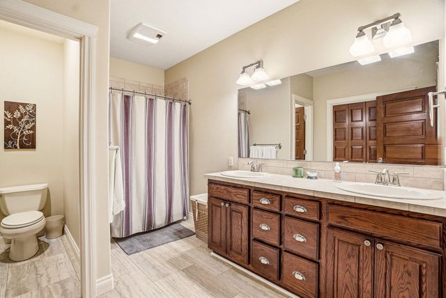 10707 N Fleetwood Ct, Spokane, WA 99208