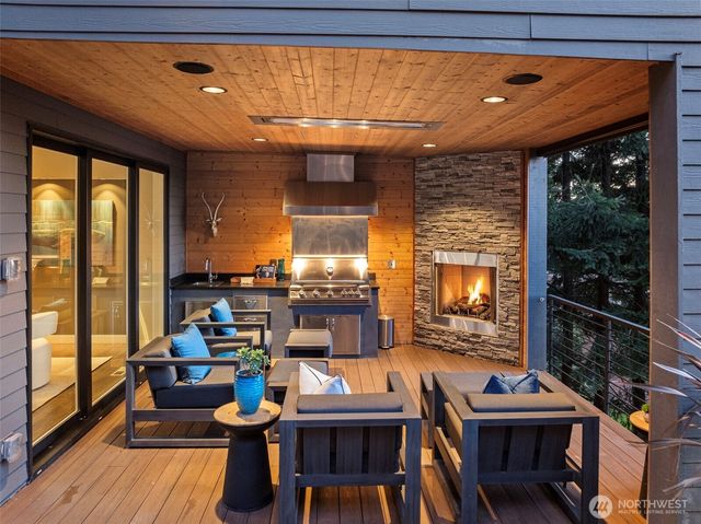 8228 26th Avenue NW, Gig Harbor, WA 98332