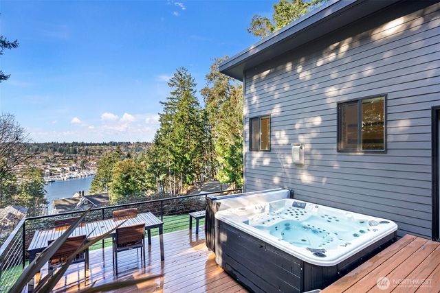 8228 26th Avenue NW, Gig Harbor, WA 98332