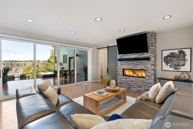 8228 26th Avenue NW, Gig Harbor, WA 98332