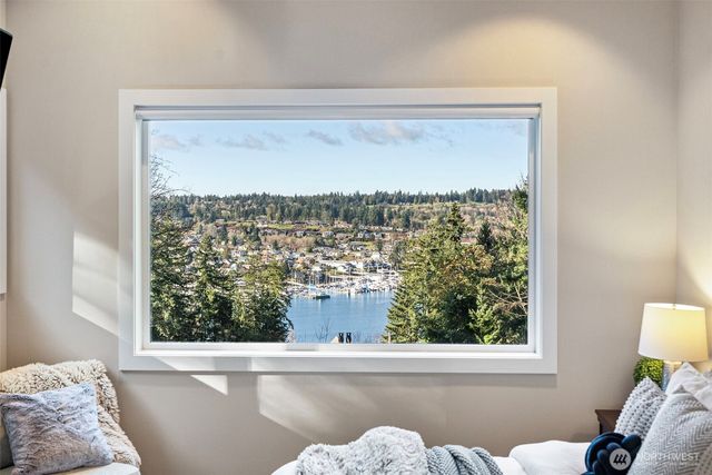 8228 26th Avenue NW, Gig Harbor, WA 98332