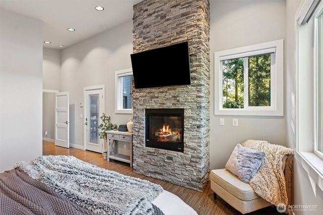 8228 26th Avenue NW, Gig Harbor, WA 98332