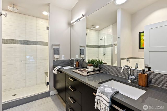 8228 26th Avenue NW, Gig Harbor, WA 98332