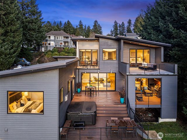 8228 26th Avenue NW, Gig Harbor, WA 98332