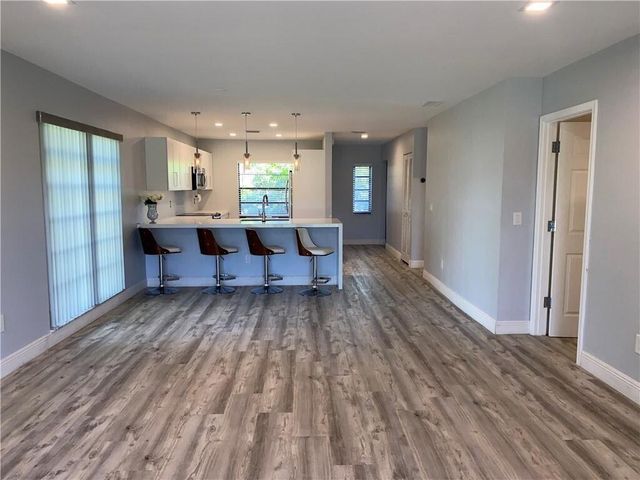 21766 Cypress Drive 20-g, Boca Raton, FL 33433