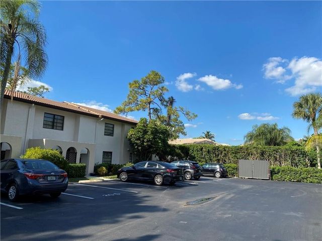 21766 Cypress Drive 20-g, Boca Raton, FL 33433