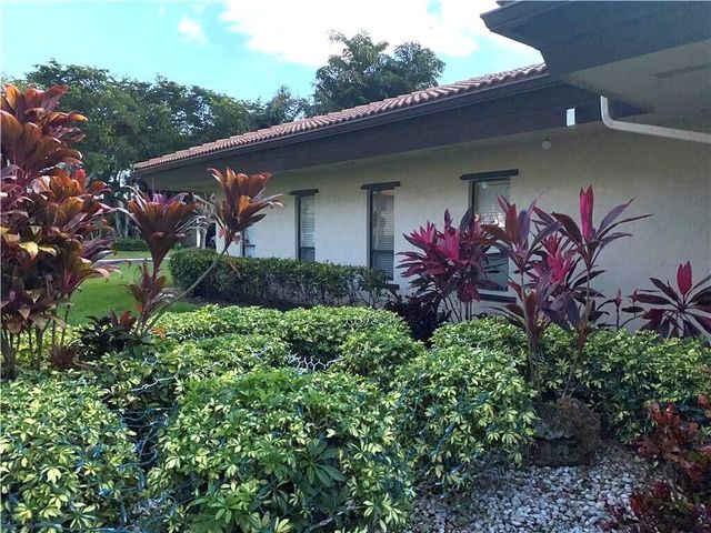 21766 Cypress Drive 20-g, Boca Raton, FL 33433
