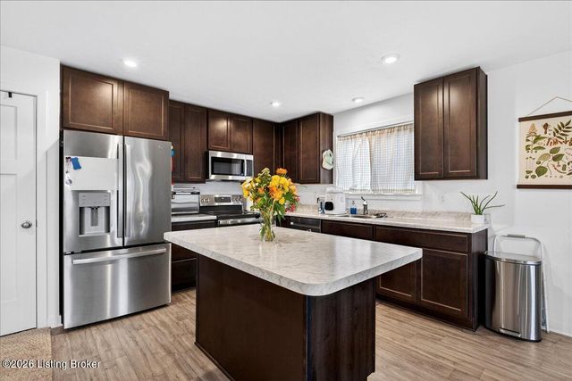 628 Mallard Lake Blvd, Shepherdsville, KY 40165