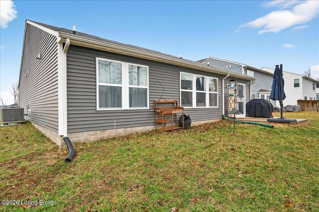 628 Mallard Lake Blvd, Shepherdsville, KY 40165