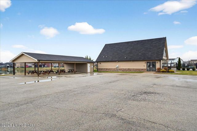 628 Mallard Lake Blvd, Shepherdsville, KY 40165