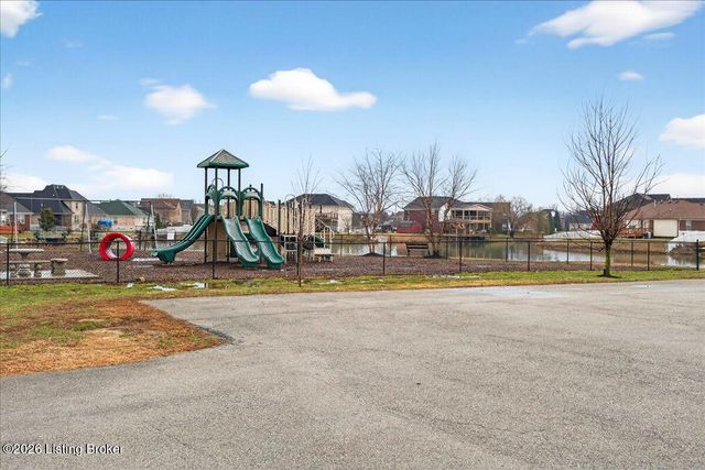 628 Mallard Lake Blvd, Shepherdsville, KY 40165