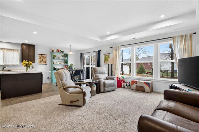 628 Mallard Lake Blvd, Shepherdsville, KY 40165