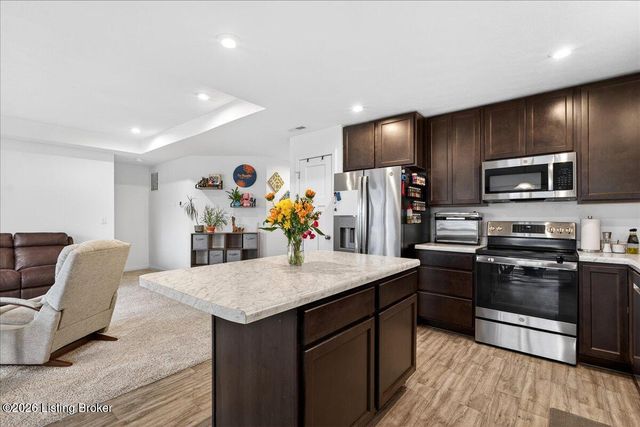 628 Mallard Lake Blvd, Shepherdsville, KY 40165