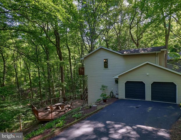 835 VERDEN DR, Hummelstown, PA 17036