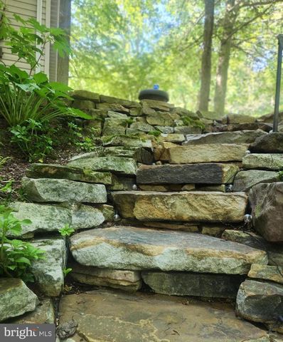 835 VERDEN DR, Hummelstown, PA 17036