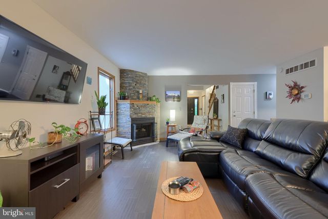 835 VERDEN DR, Hummelstown, PA 17036