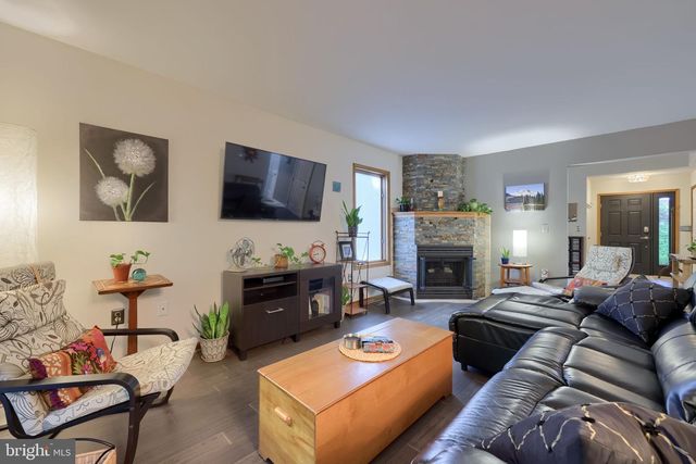 835 VERDEN DR, Hummelstown, PA 17036