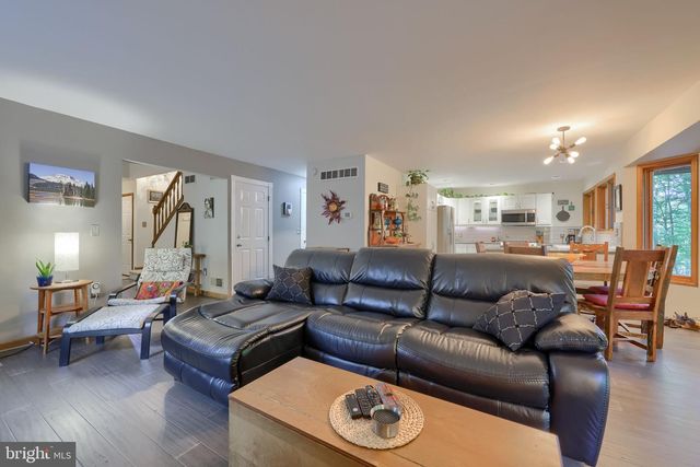 835 VERDEN DR, Hummelstown, PA 17036